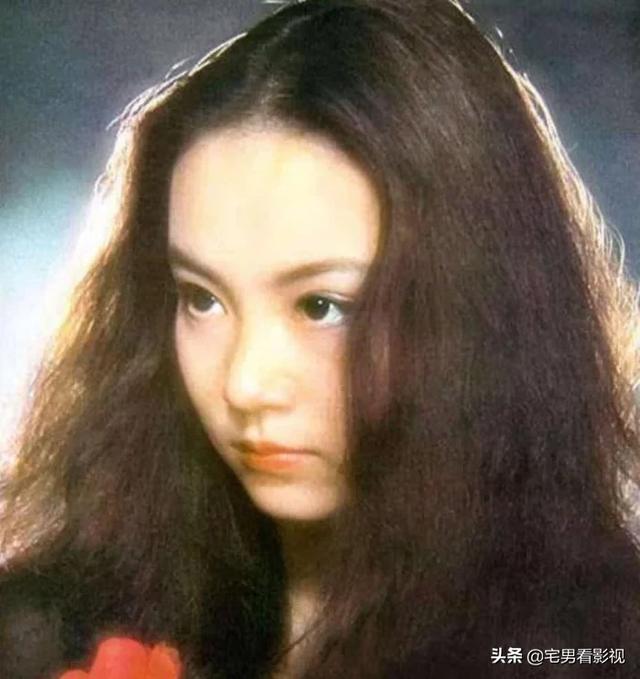 那些长相“奇丑”的明星，年轻时都是高颜值，