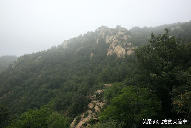 喝酒吃鸡为自己压压惊！走南闯北的老张竟然在石佛堂山顶迷路了