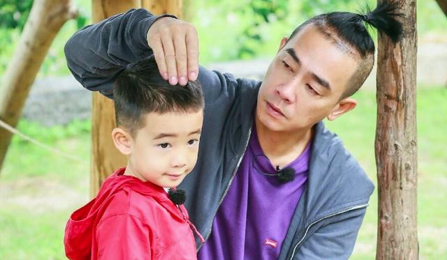 应采儿晒Jasper作业，童言童语被围观，Jasper小小