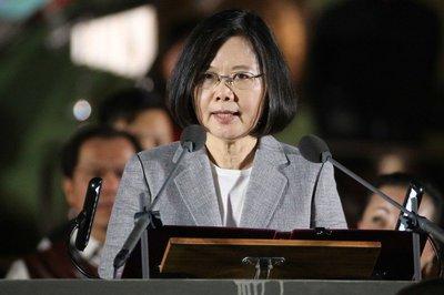 美国打破41年的默契！派高级别阁员访问台湾是特朗普的疯狂政治大冒险，这是逼急了想和蔡英文玩试错游戏？