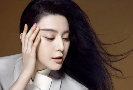 ​范冰冰出事后陷入低谷，这三人仍对她不离不弃，这才是患难见真