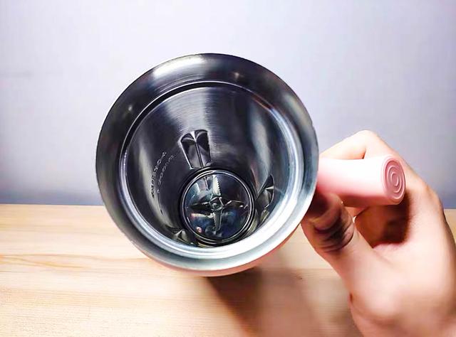 外形小巧，一人早餐刚刚好！体验臻米破壁机