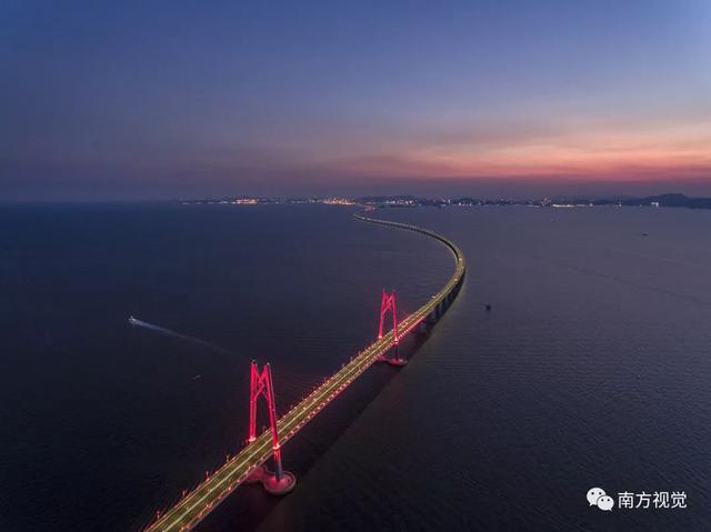 港珠澳大桥通车啦！拿好通车攻略，领略世界最长跨海大桥的壮丽，直通港澳吧！