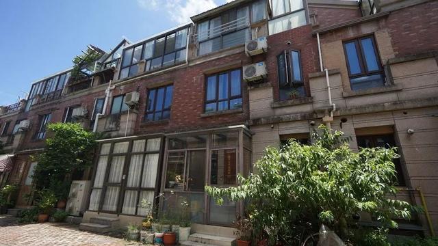 开拍金山法院拍卖14套房产石化地区学区房150万起