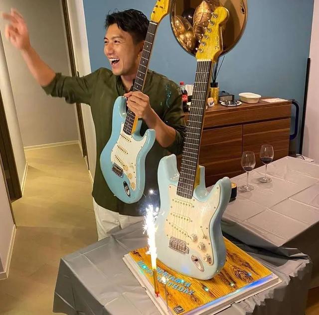 袁伟豪张宝儿好事近？7000万买楼筑爱巢？生日高