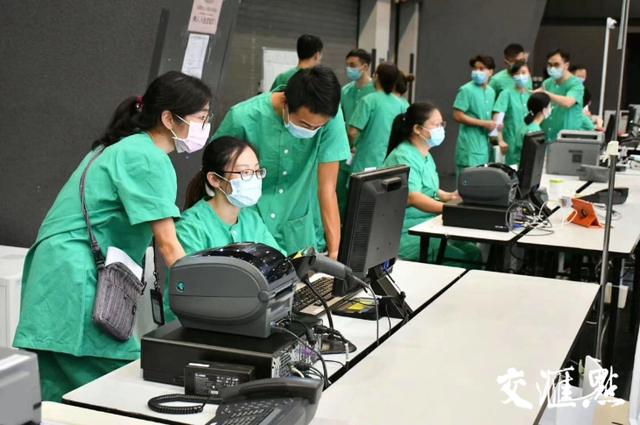 香港亚博“方舱医院”今天中午启用“同心抗疫”成香港共识