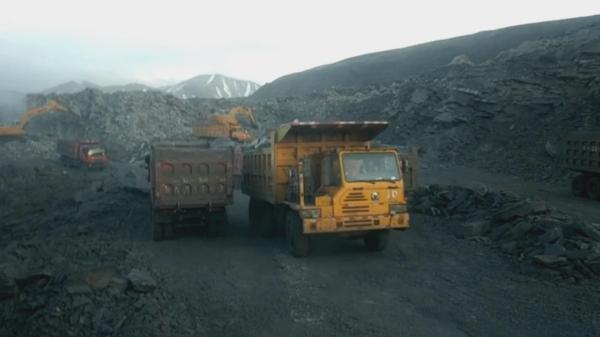 青海木里矿区非法开采：多名官员被免职，“隐形首富”被采取强制措施