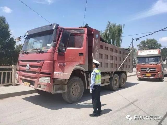 临夏市公安局交警大队持续开展交通秩序整治净化道路通行环境