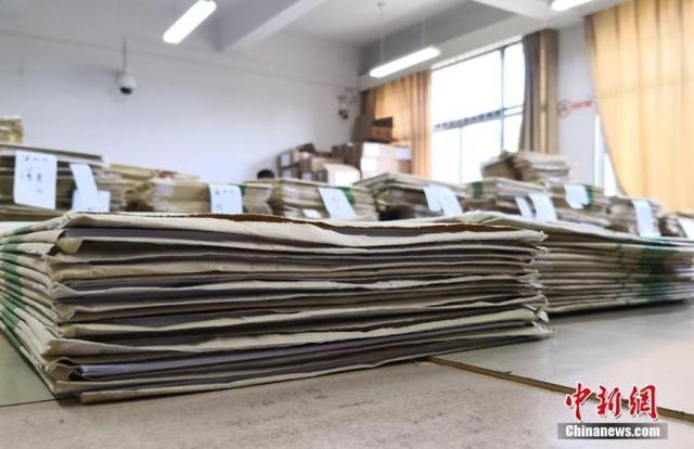 各地高招录取工作密集开启 高校录取通知书陆续寄出