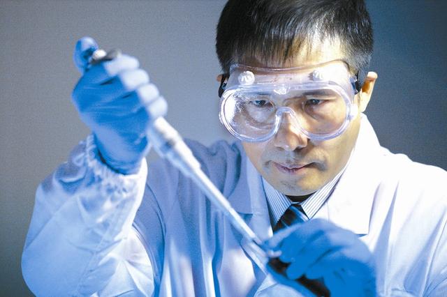 边增持关键子公司边甩卖，人福医药全力瘦身，商誉及负债率仍居高不下