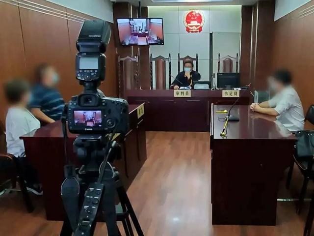 老人楼道里捡了个“废弃纸箱”，结果赔了上万元……