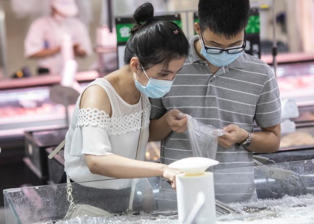 9地10起进口冻品检出新冠病毒，干脆停止进口可行吗？