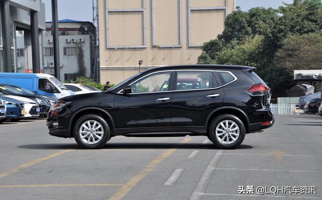 最适合家用的三款SUV，低至16.98万，RAV4、CR-V和奇骏怎么选？