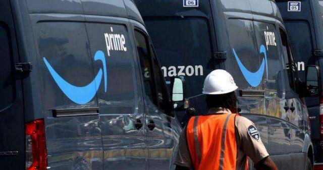 天上地下，马斯克和贝佐斯终有一战