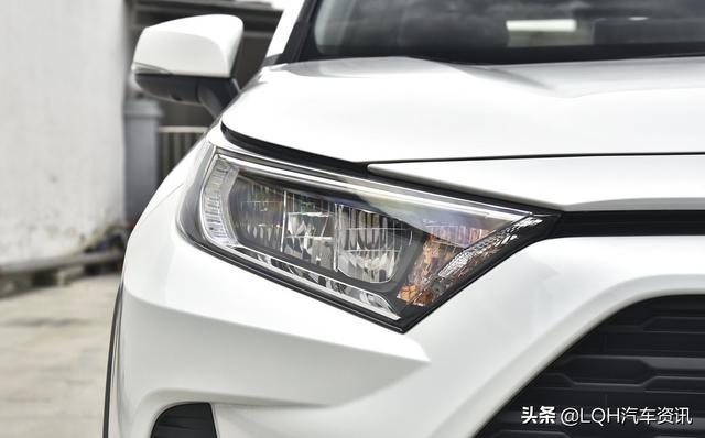 最适合家用的三款SUV，低至16.98万，RAV4、CR-V和奇骏怎么选？