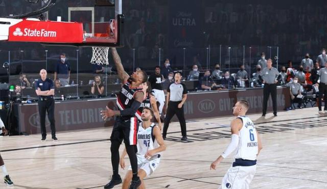 利拉德单赛季3次60+，历史仅次于张伯伦