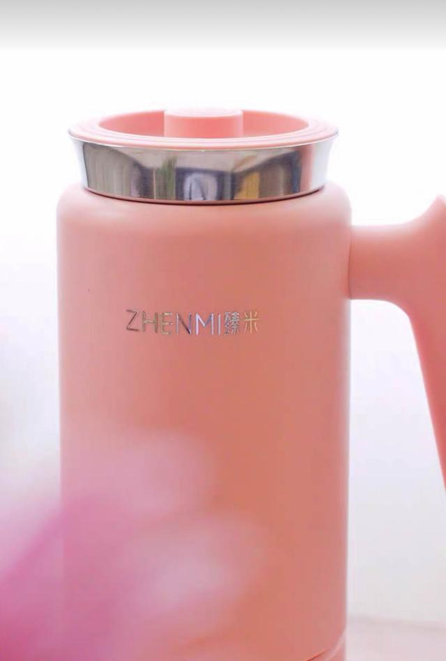 外形小巧，一人早餐刚刚好！体验臻米破壁机