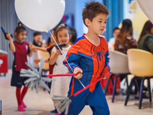 杜江“精养”儿子，刘烨选择“糙养”，如今两孩子的差距很明显