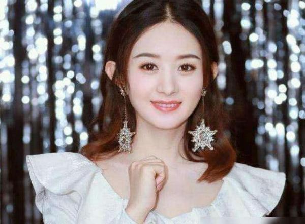 8年前对赵丽颖百般照顾，8年后过气，赵丽颖竭尽