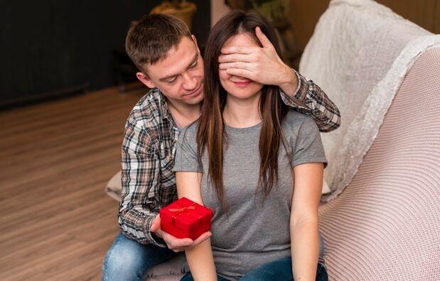 「我弟等著交首付，60萬彩禮三天內轉來，不然我不嫁了」「隨意」