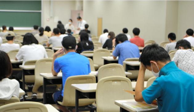 高中毕业认定考试在日本举行 考生人数减少两成