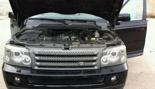 百万路虎油改气，车主：白天不敢进加油，只能晚上偷偷的去