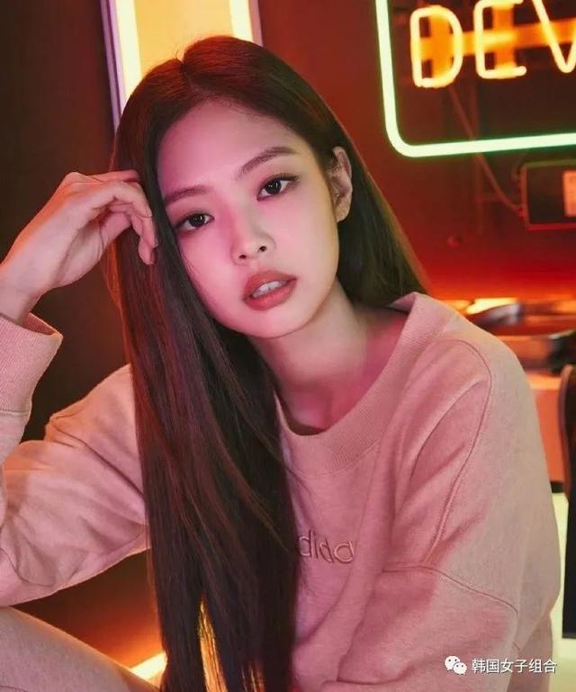 拥有三角嘴型的女团爱豆们