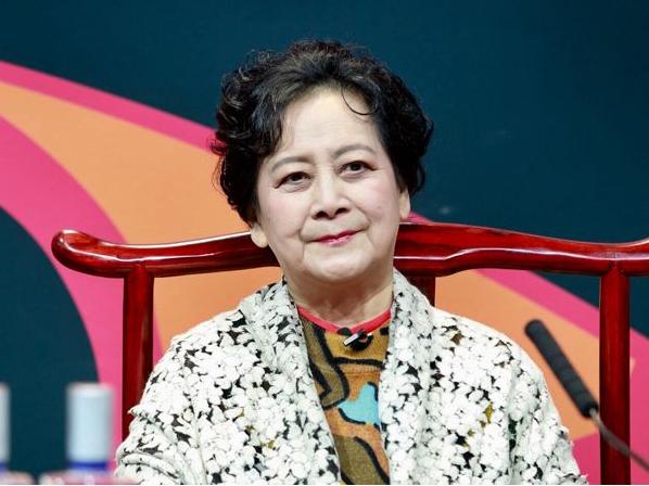 "观音菩萨"左大玢近照曝光状态依旧精神十足，今77岁皈依佛门