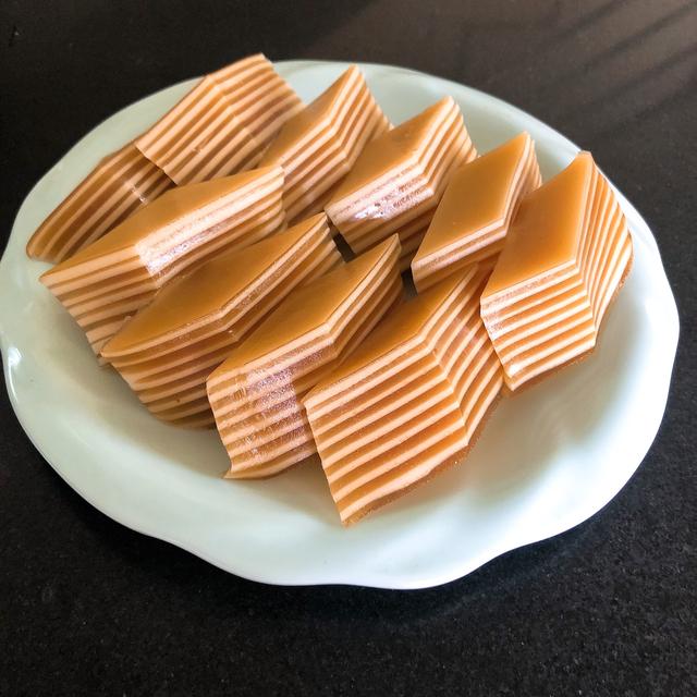 【椰汁千层糕】的做法+配方，Q弹颜值高的千层糕，新手也能做好