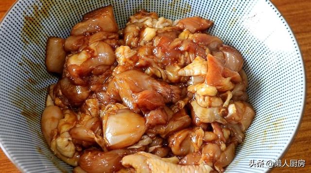 这是鸡腿的特别做法，不要焯水不用过油，味道比饭店做的都好吃