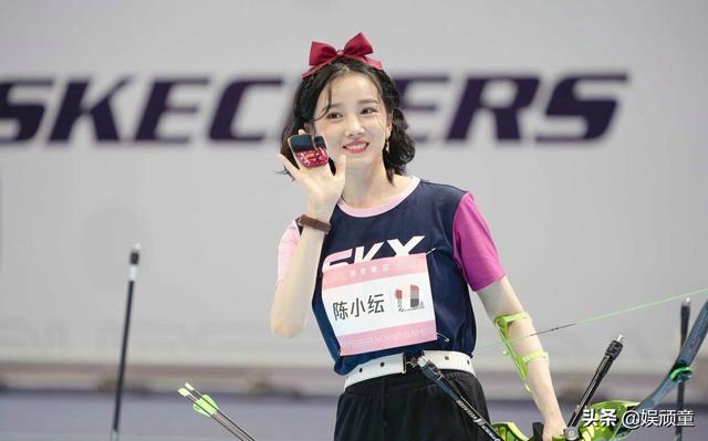 陈小纭拿艺术体操冠军后晒照，看到她的胳膊，才知什么是努力