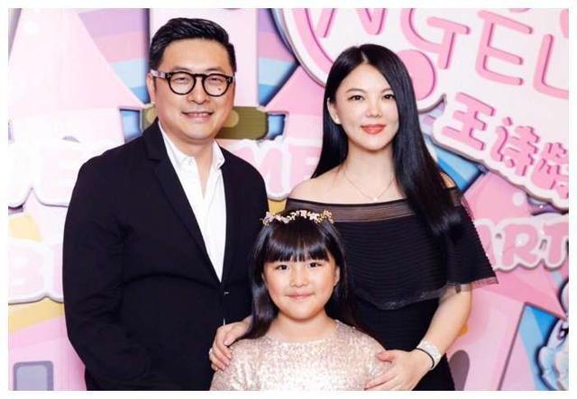 王岳伦半夜两点道歉，女儿王诗龄点赞他微博，看李湘这次如何回应