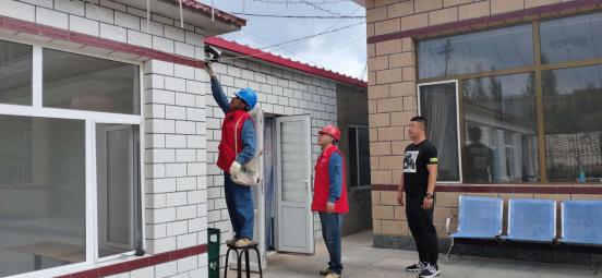 专职“电管家”铺就幸福小康路上