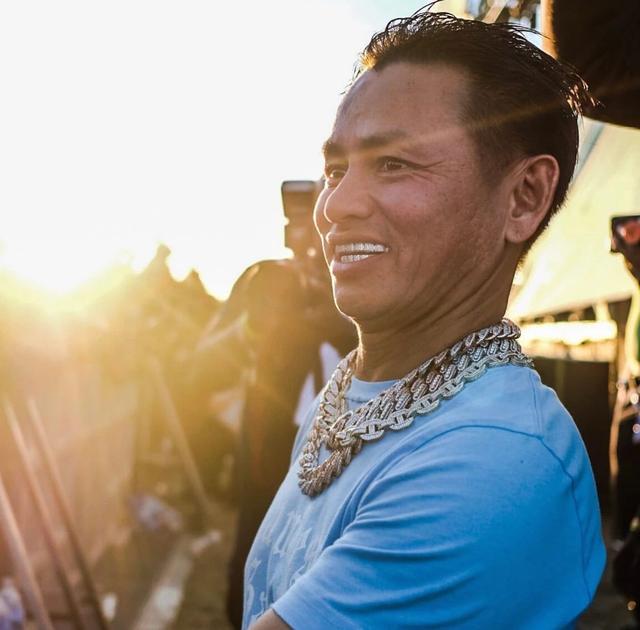 垄断全美Rapper钻石牙套的珠宝之王，竟是个越南土村民？