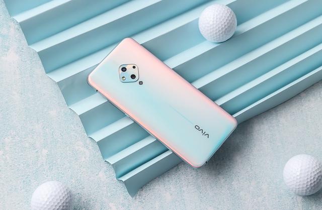 颜值与实力兼备，vivo S5用5重超质感美颜打造极致拍照体验