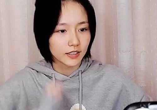 诸葛大力斗鱼直播之后，她要迎来一部新剧？网友：火了就是好