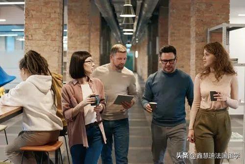 学费低 就业率100% 年均净收入27900欧，公立大学商学院值得选择