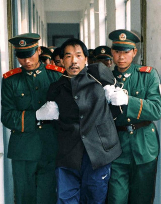 女魔头劳荣枝：本是文静漂亮的女教师，却成为