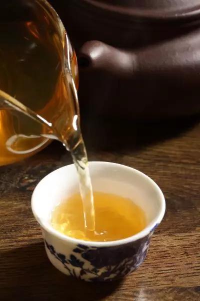 茶学：水一喝就饱，茶为什么能不停地喝？
