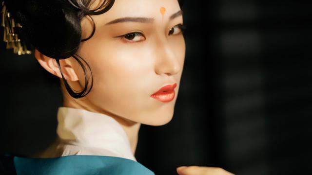 肤浅是什么意思(一个人,越是肤浅,越会有这三种表现)