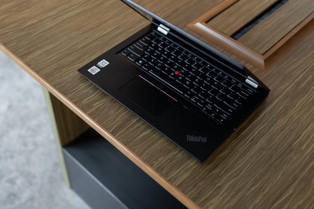 十代酷睿加持，轻薄机身，ThinkPad S2还是那个办公王者吗？