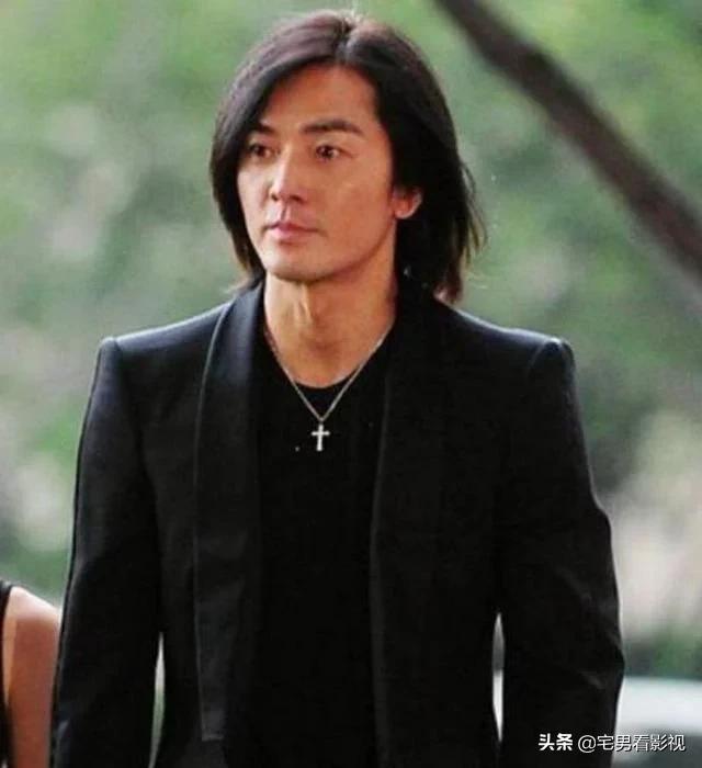 霍尊剪短发，尹正剪短发，陈浩南剪短发，看到