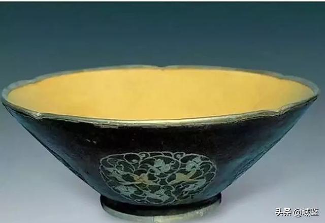 风雅宋瓷：细说宋代瓷器釉料配制和釉面的艺术性装饰