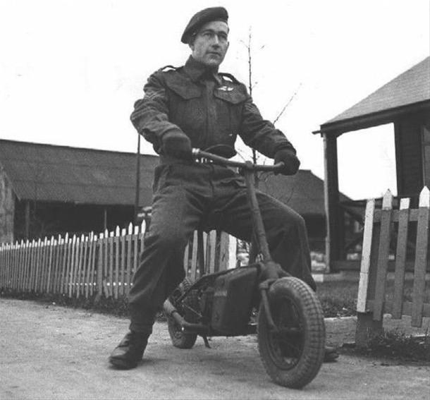 二战期间 英国的伞兵折叠摩托车