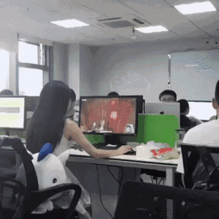 如果这个美女姐姐是你的女朋友,你想对她说句什么话?