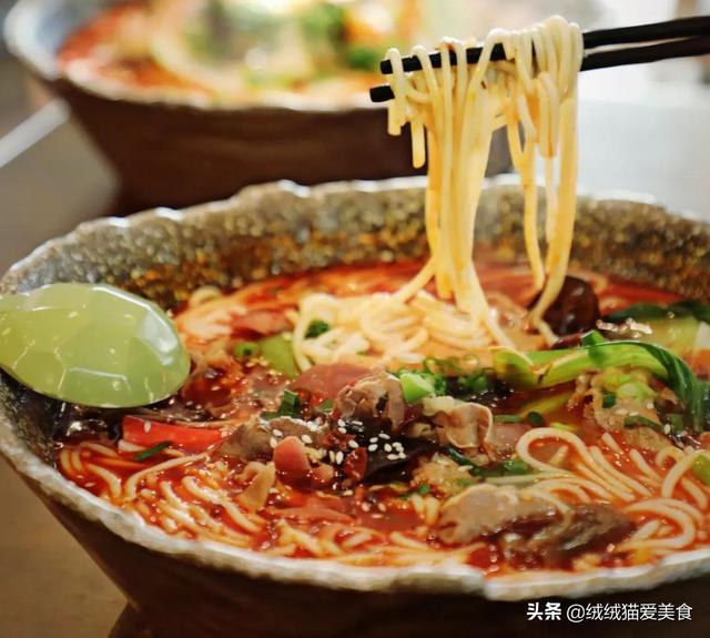 重庆必吃八大小吃，款款香辣美味，进来擦擦口水看到底