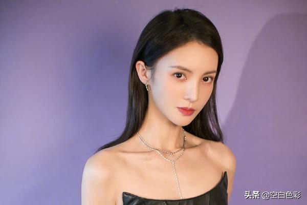 下一个萧亚轩？扒一扒金晨历届绯闻男友，网友