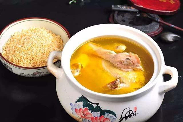 越嚼越香的安庆美食,老母鸡汤泡炒米,这是一碗不