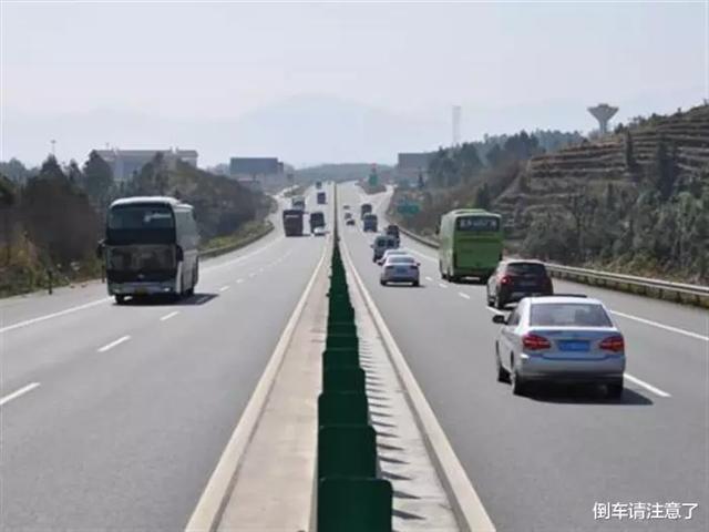 二广高速为何“臭名昭著”？车主：跑一次罚一