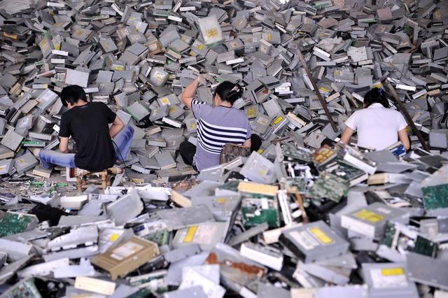 土耳其涌入万吨洋垃圾，民众苦不堪言，欧美甩锅：都怪中国